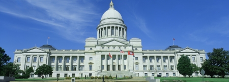 Arkansas Law Lets Spouses, Parents Sue Abortion Providers